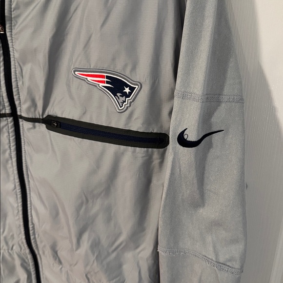Men’s Nike Dri-Fit NFL New England Patriots Full Zip - Picture 3 of 6